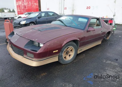 1985 Chevrolet Camaro z USA, uszkodzony, nr VIN 1G1FP87H7FL432696